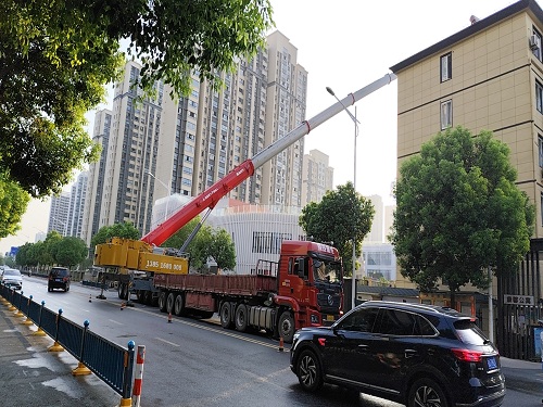 吊車(chē)租賃需要考察哪些事項(xiàng)？使用時(shí)需遵循什么規(guī)范要求？